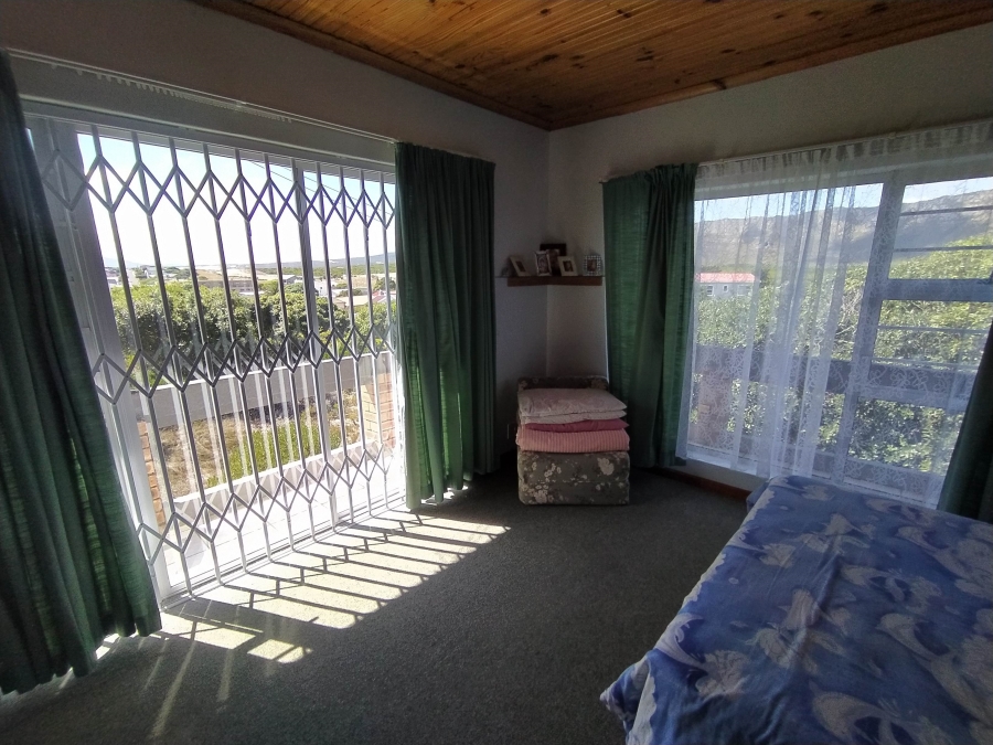 6 Bedroom Property for Sale in De Kelders Western Cape